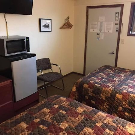Highland Court Motel 페어몬트 외부 사진
