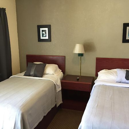 Highland Court Motel 페어몬트 객실 사진