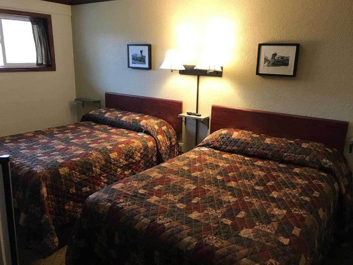 Highland Court Motel 페어몬트 외부 사진