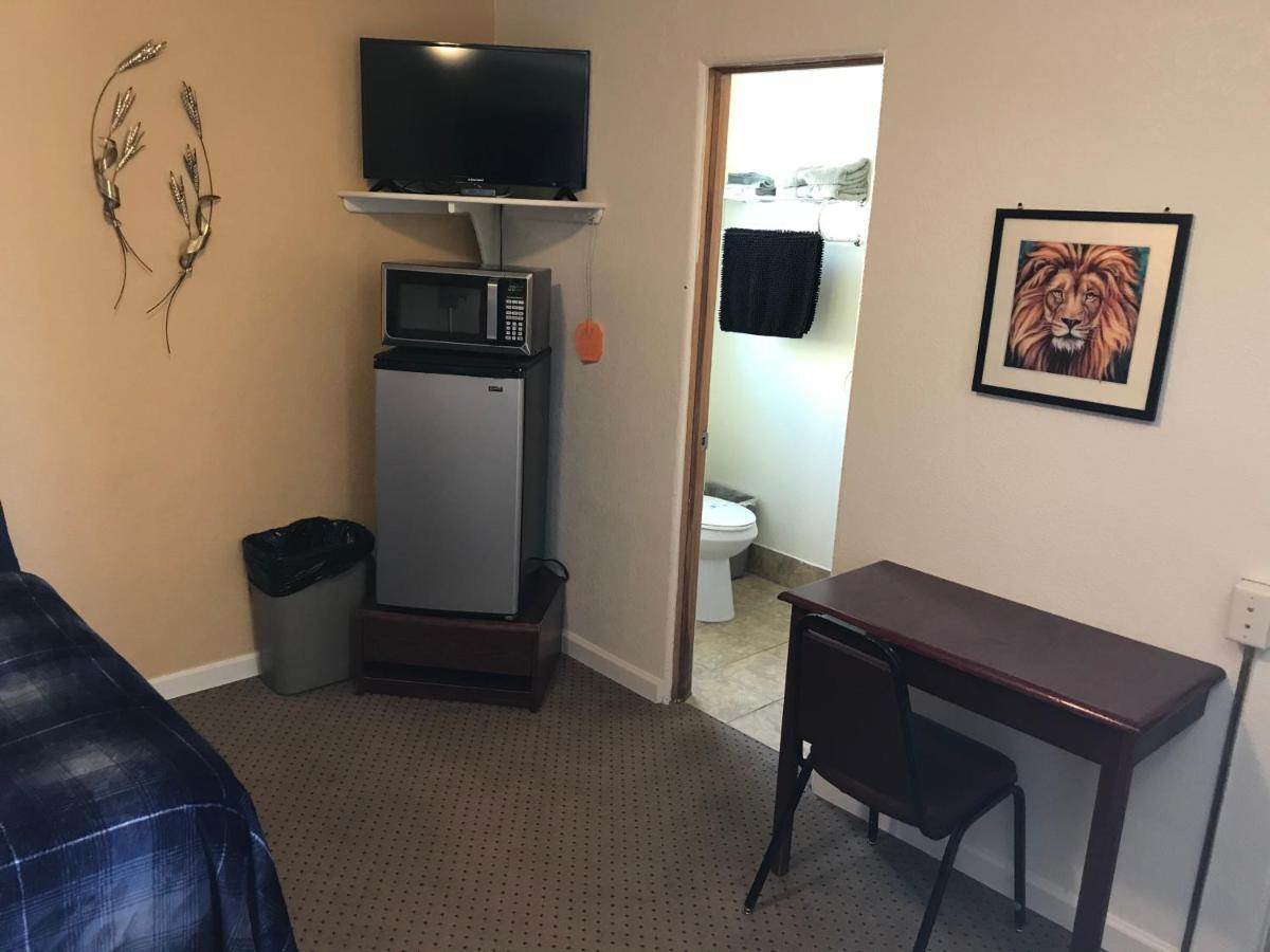 Highland Court Motel 페어몬트 외부 사진