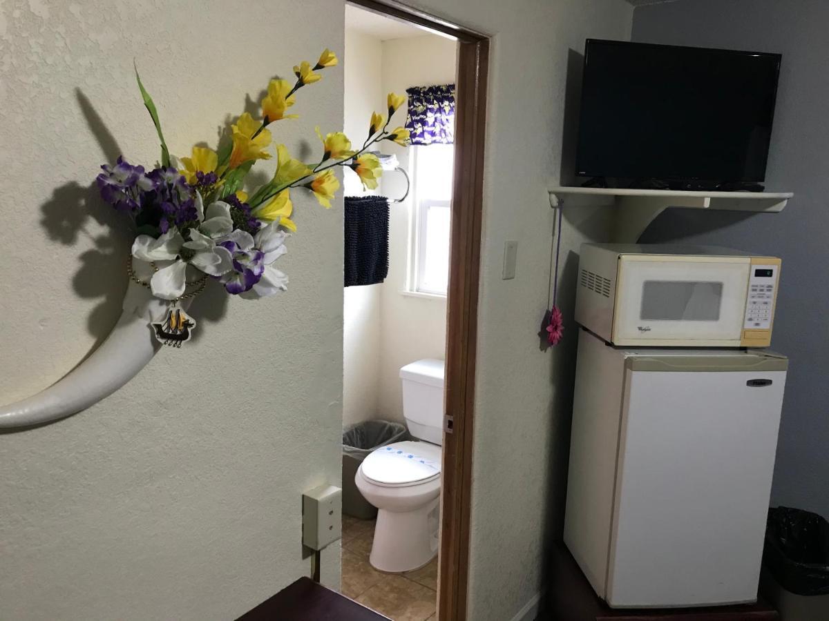 Highland Court Motel 페어몬트 외부 사진
