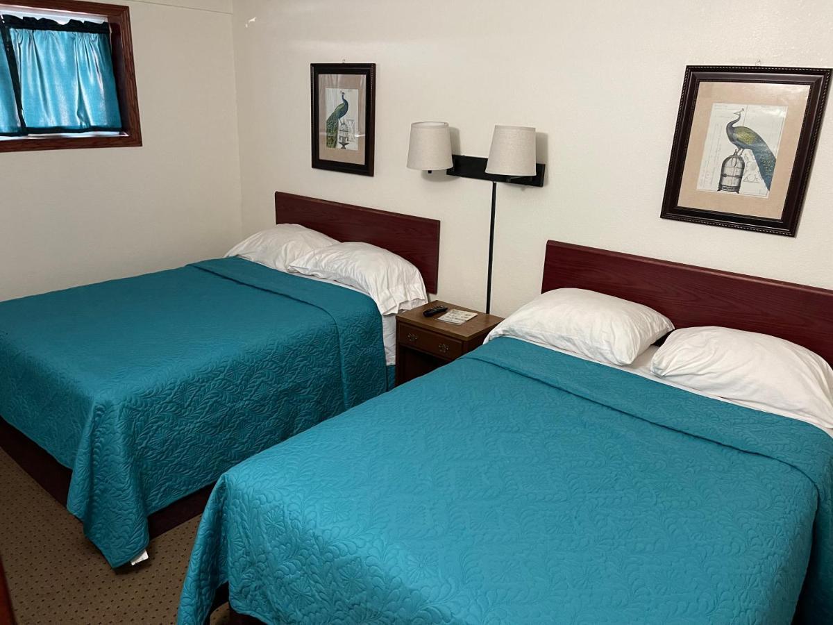 Highland Court Motel 페어몬트 외부 사진