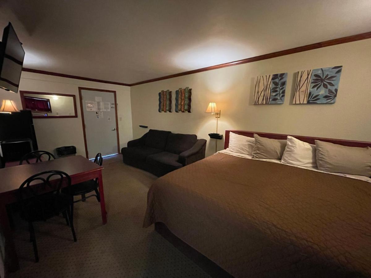Highland Court Motel 페어몬트 외부 사진