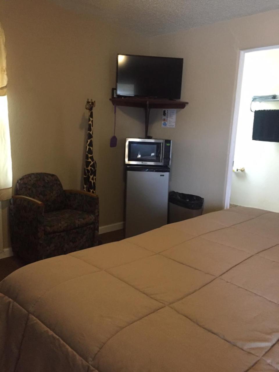 Highland Court Motel 페어몬트 외부 사진